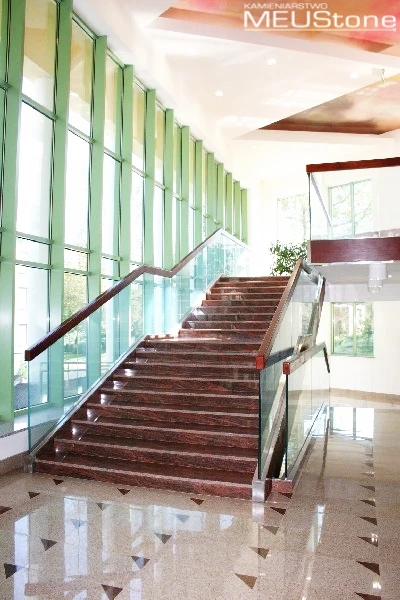 Szkoła Muzyczna w Bielsku-Białej - Schody we Foyer