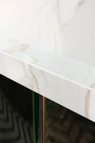 Calacatta Michelangelo - Spiek Laminam - Restauracja Laguna3